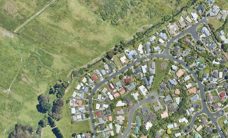 33 Aquarius Drive, Kawaha Point, Rotorua - Carousel 1