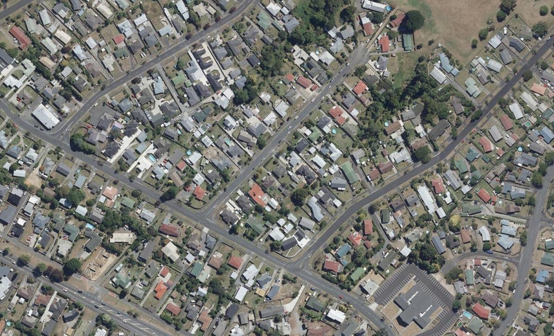 8 Greta Street, Glenview, Hamilton - Carousel 1