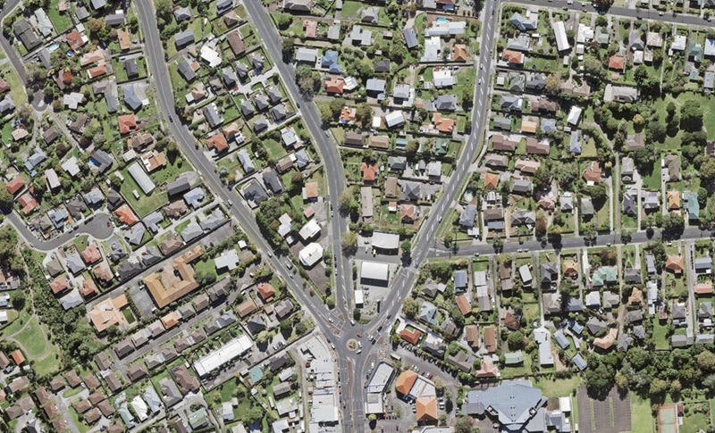 2/17 Norcross Avenue, Henderson, Auckland - Carousel 1