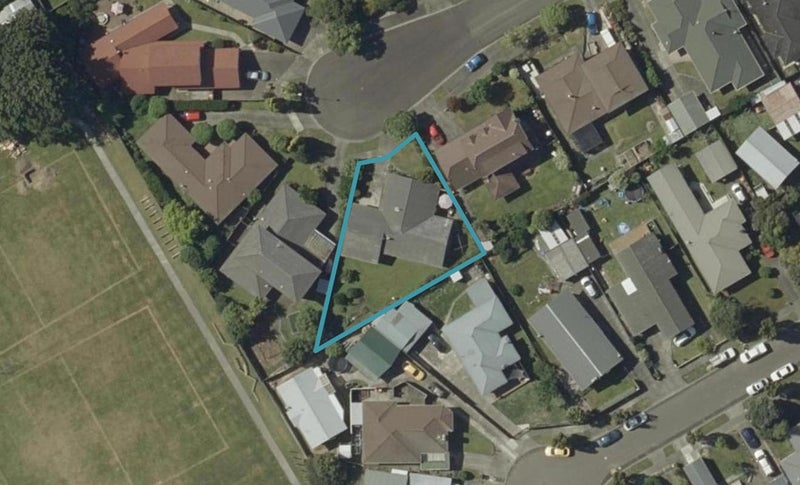 11 Adrien Way, Awapuni, Palmerston North - Carousel 1