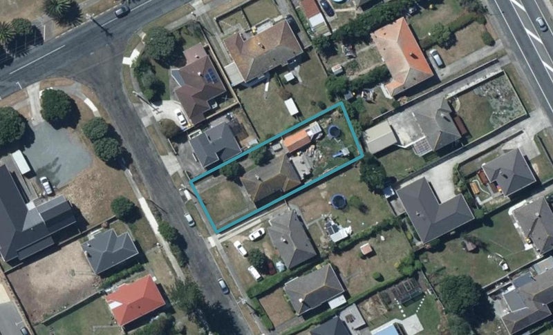 3 Waiuta Street, Titahi Bay, Porirua - Carousel 1