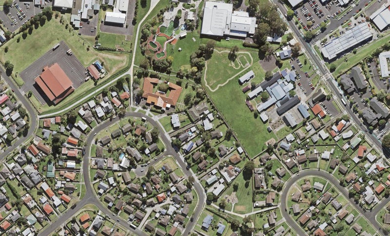 44 Windrush Close, Mangere, Auckland - Carousel 1