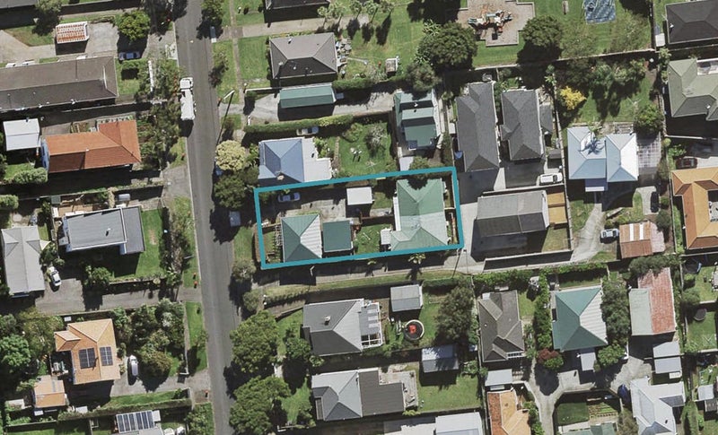 2/83 Victoria Street, Onehunga, Auckland - Carousel 1