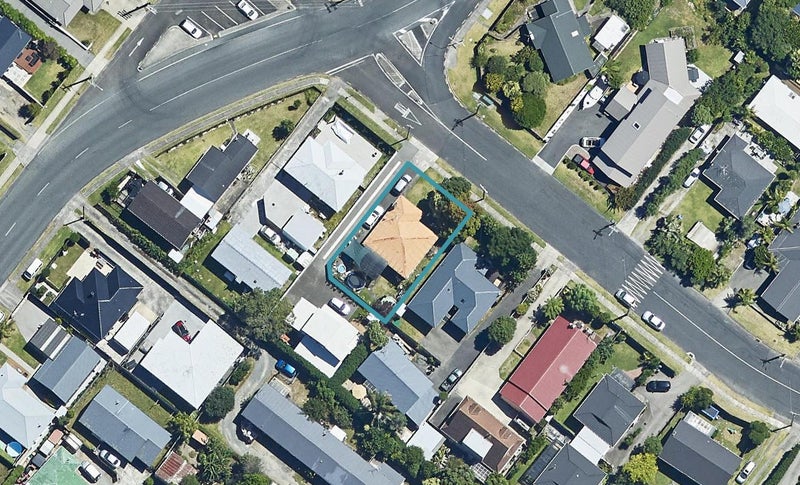 6 Paterson Street, Mount Maunganui - Carousel 1