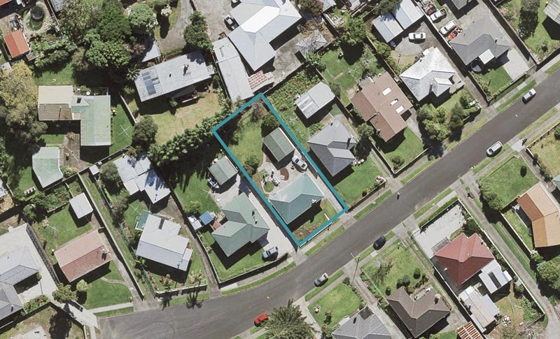 11 Nicola Place, Mangere, Auckland - Carousel 1