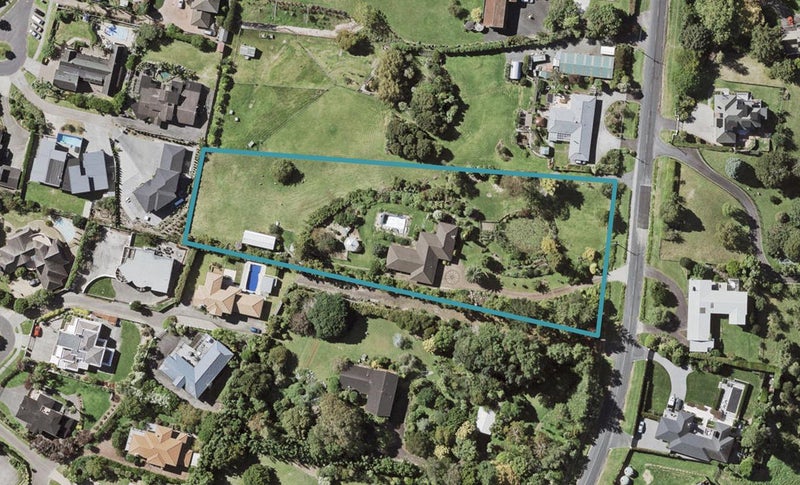 302 Point View Drive, Dannemora, Auckland - Carousel 1
