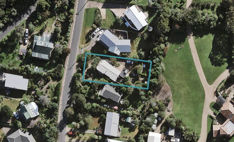 58 Jellicoe Parade, Surfdale, Waiheke Island - Carousel 1