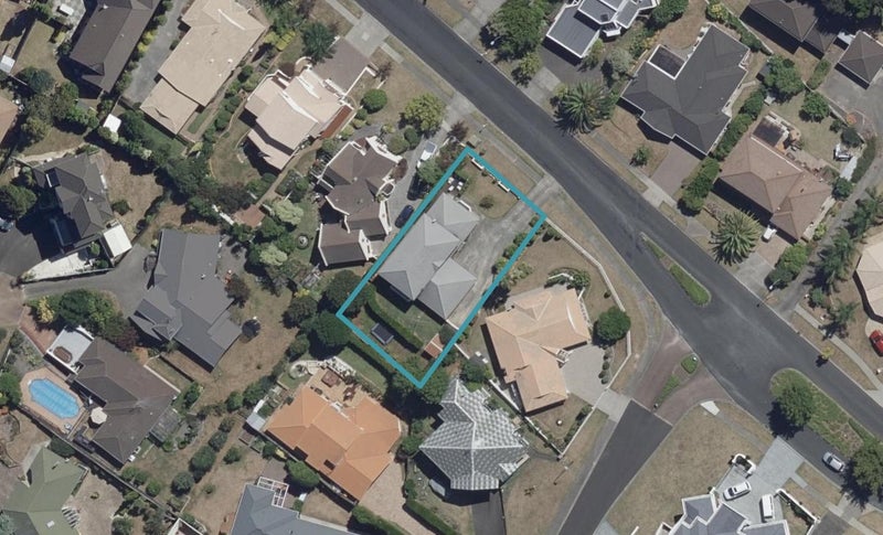 17 Western Heights Drive, Western Heights, Hamilton - Carousel 1