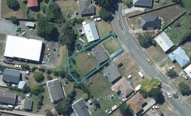 8 Kaituna Street, Waitangirua, Porirua - Carousel 1