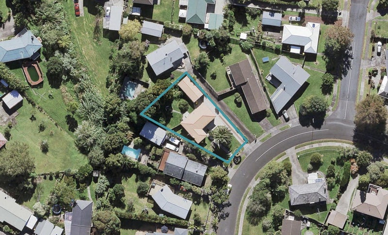 22 Miltonia Avenue, Te Atatu South, Auckland - Carousel 1