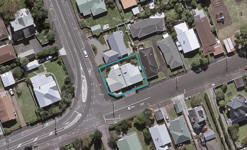 42/2 Wallace Place, WESTOWN, NEW PLYMOUTH - Carousel 1