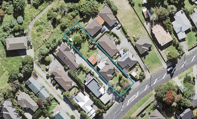 67 Golf Road, New Lynn, Auckland - Carousel 1