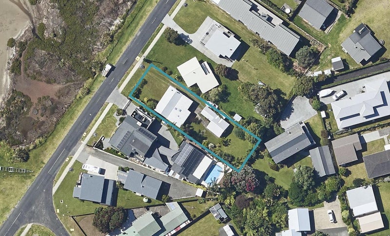 17 Pio Road, Bowentown, Waihi Beach - Carousel 1