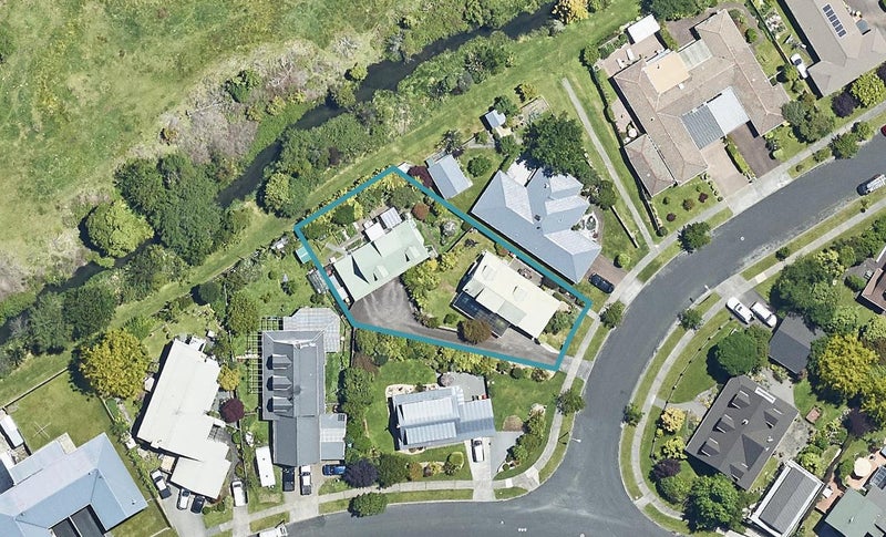 4 Gemini Place, Kawaha Point, Rotorua - Carousel 1