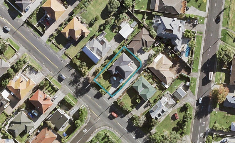 697A Hillsborough Road, Mount Roskill, Auckland - Carousel 1