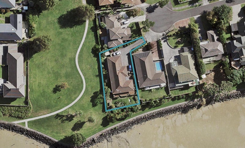 15 Reynard Terrace, Conifer Grove, Takanini - Carousel 1