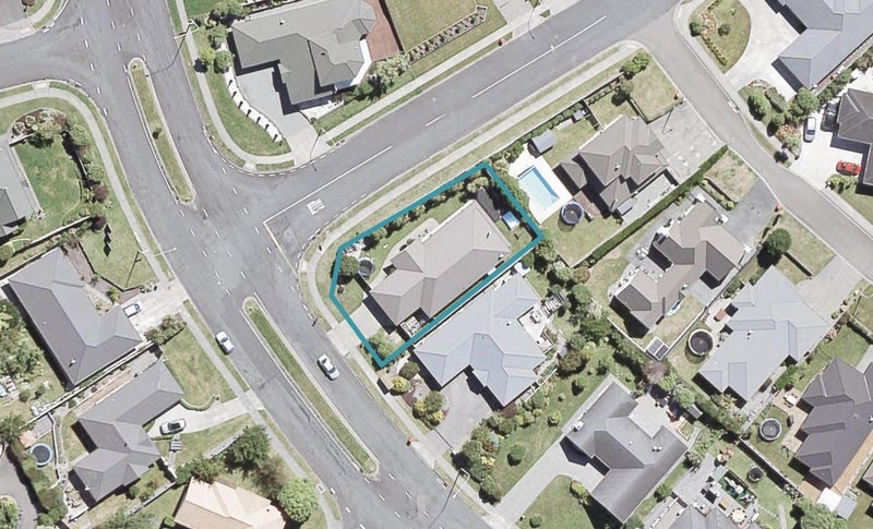 12 Kirton Drive, Riverstone Terraces, Upper Hutt - Carousel 1