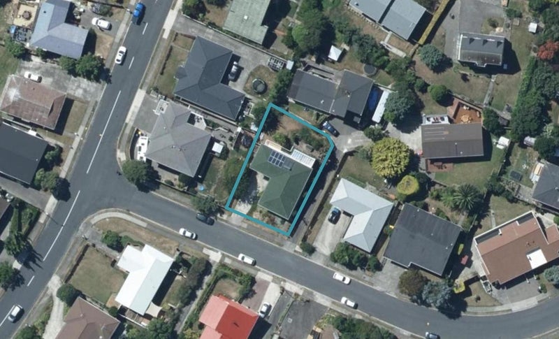 3 Kinloch Place, Papakowhai, Porirua - Carousel 1