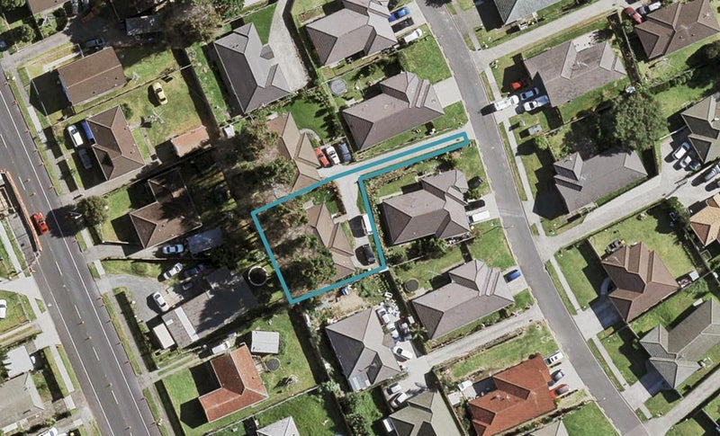 31 Castlefinn Drive, Weymouth, Auckland - Carousel 1