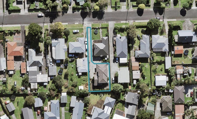 15A Enderby Drive, Te Atatu Peninsula, Auckland - Carousel 1