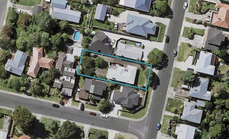 15 Lewis Road, Pakuranga, Auckland - Carousel 1
