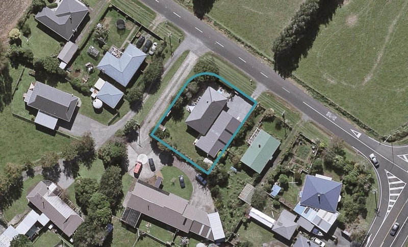 5 Beach Road, Omata, New Plymouth - Carousel 1