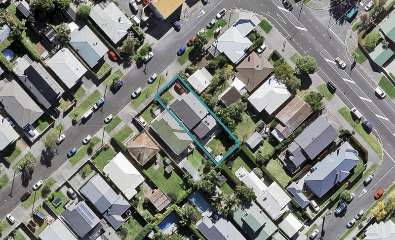 2 Oban Road, Westmere, Auckland - Carousel 1