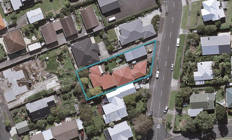 64 Paynters Avenue, Strandon, New Plymouth - Carousel 1