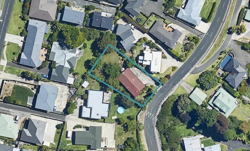 67 Hinewa Road, Otumoetai, Tauranga - Carousel 1
