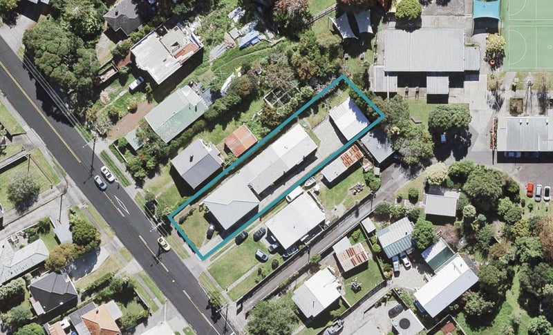 2/13 Croydon Road, New Lynn, Auckland - Carousel 1
