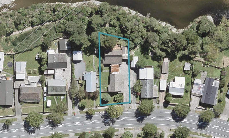 1/83 Gemstone Drive, Birchville, Upper Hutt - Carousel 1