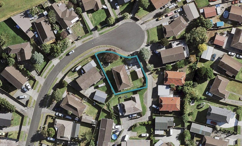 9 Anglers Way, Wattle Downs, Auckland - Carousel 1
