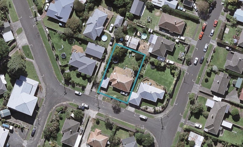 21 Broadmore Street, Vogeltown, New Plymouth - Carousel 1