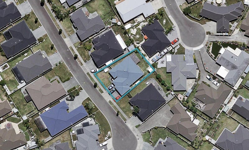 8 Portland Place, Poraiti, Napier - Carousel 1