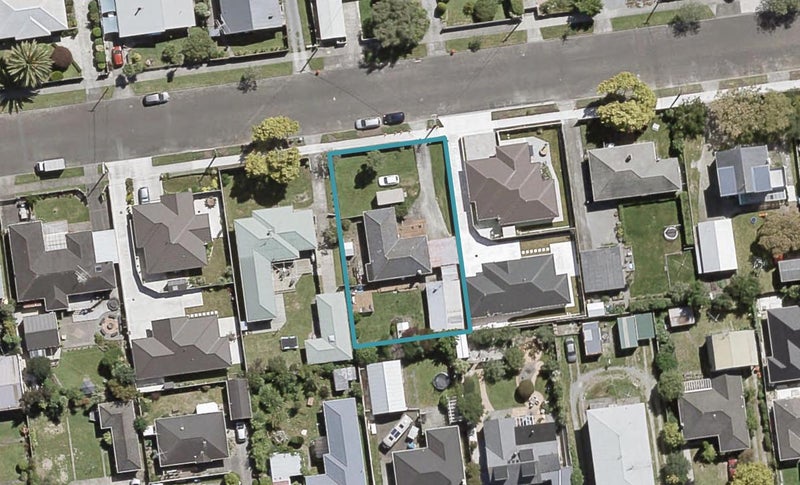 8 Elm Street, Ebdentown, Upper Hutt - Carousel 1