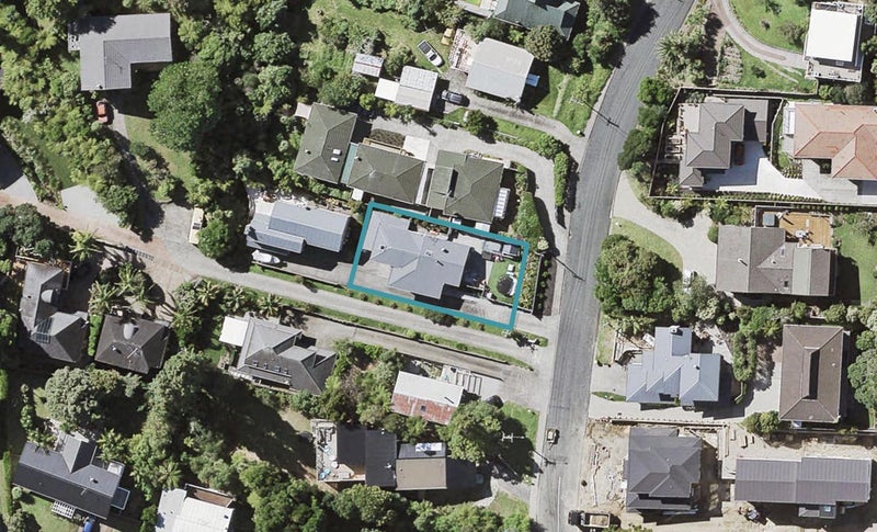 32 Heathcote Road, Castor Bay, Auckland - Carousel 1