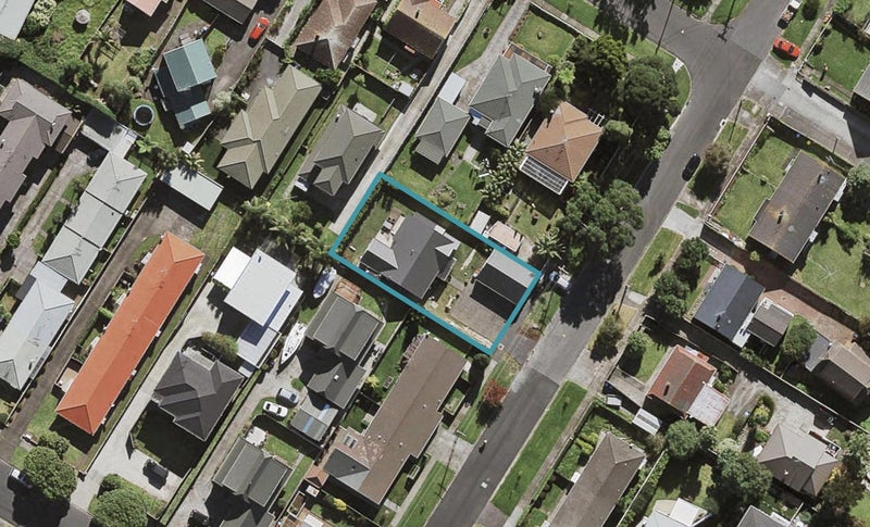 24 Ngatiawa Street, One Tree Hill, Auckland - Carousel 1