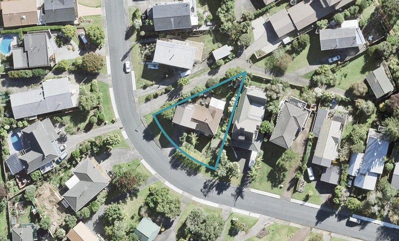 14 John Dee Crescent, Red Beach, Red Beach - Carousel 1