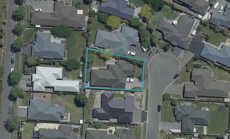 5 Gwen Place, Redwood, Christchurch - Carousel 1