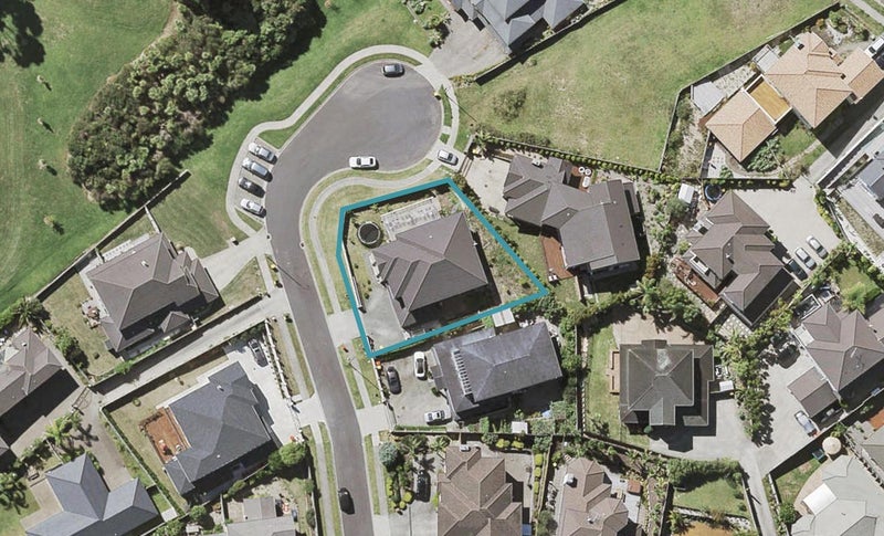 5 Lough Derg Place, Pinehill, Auckland - Carousel 1