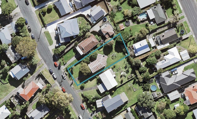 20 Drome View Place, Beach Haven, Auckland - Carousel 1
