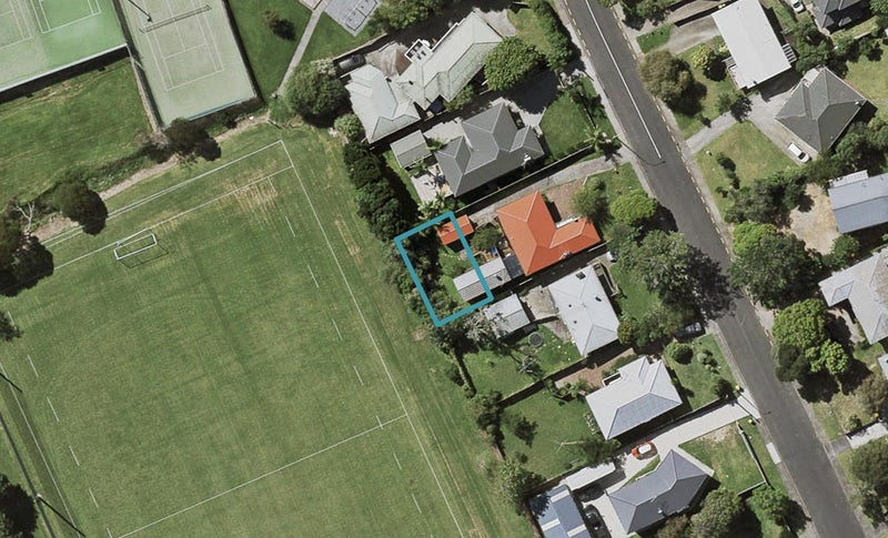 55D Bond Crescent, Forrest Hill, Auckland - Carousel 1