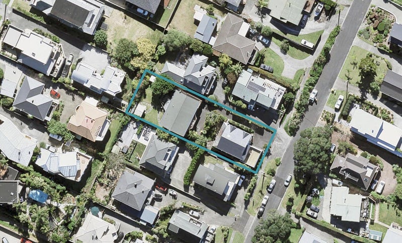 2/88 HEBRON RD, Waiake, Auckland - Carousel 1