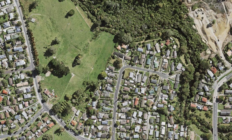 27 Scarlet Drive, Ranui, Auckland - Carousel 1