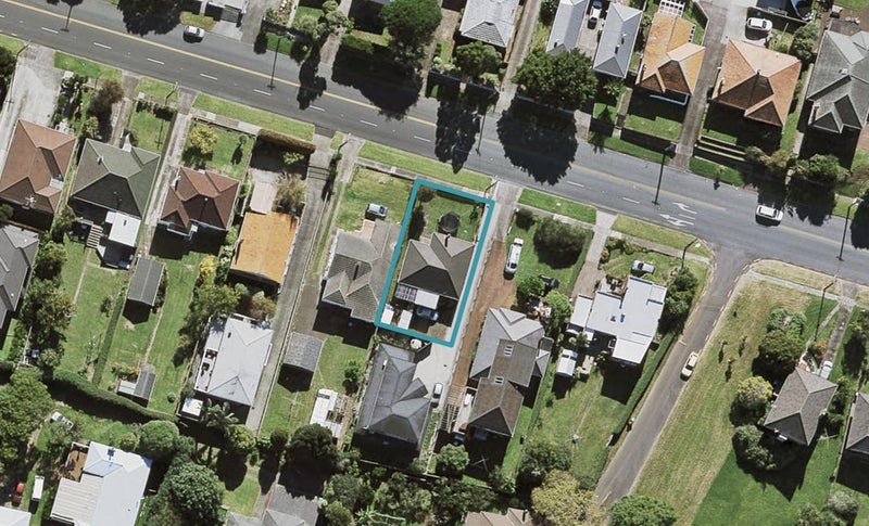 13 Herd Road, Hillsborough, Auckland - Carousel 1