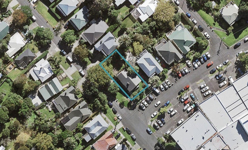 37 Aitken Terrace, Kingsland, Auckland - Carousel 1