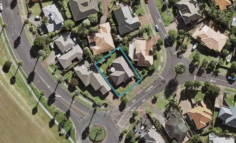 4 Mandeville Place, Unsworth Heights, Auckland - Carousel 1
