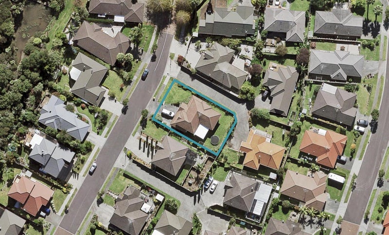 10 Carnelian Court, Westgate, Auckland - Carousel 1