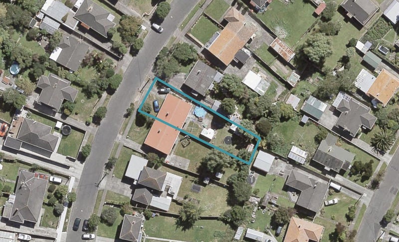 32 Compton Crescent, Taita, Lower Hutt - Carousel 1