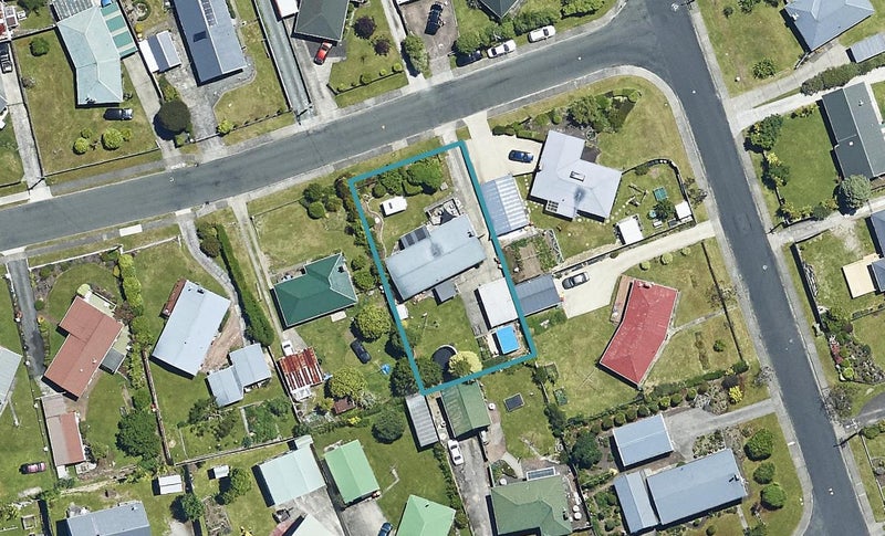4 Fenruss Street, Fairy Springs, Rotorua - Carousel 1